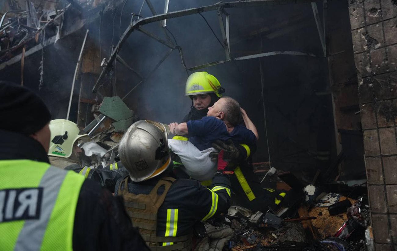 Зображення новини: Нічний обстріл Харкова: у ОВА показали фото наслідків ворожої атаки
