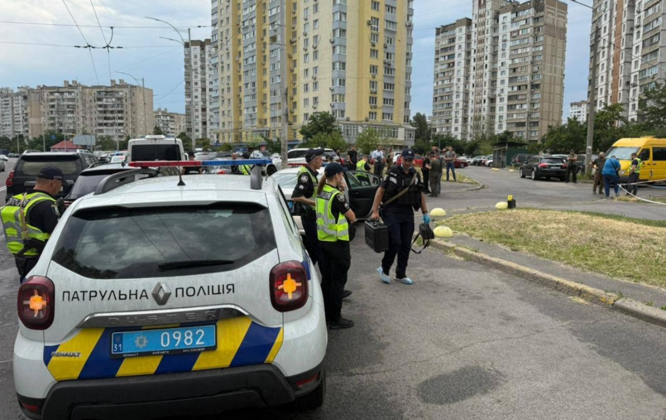 Зображення новини: У Києві невідомий застрелив чоловіка у власному авто, нападника розшукують
