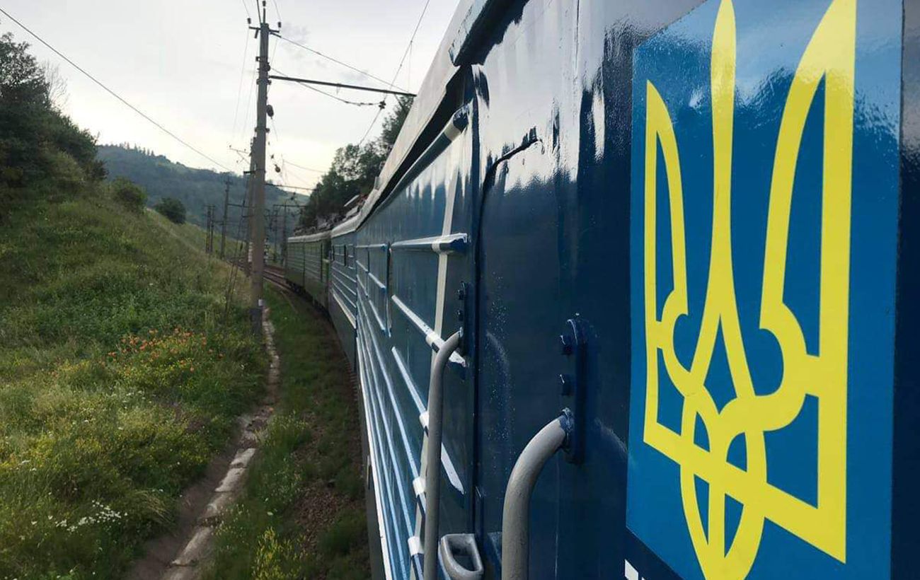 Зображення новини: Погана новина для пасажирів: які рейси УЗ сильно запізнюються через негоду (список)
