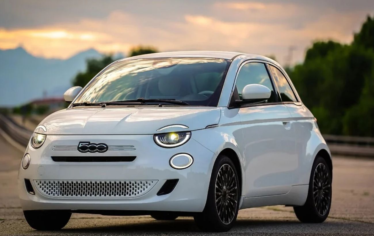 Зображення новини: Крок назад: електромобіль Fiat 500 перетворили на гібрид та пообіцяли серійне виробництво