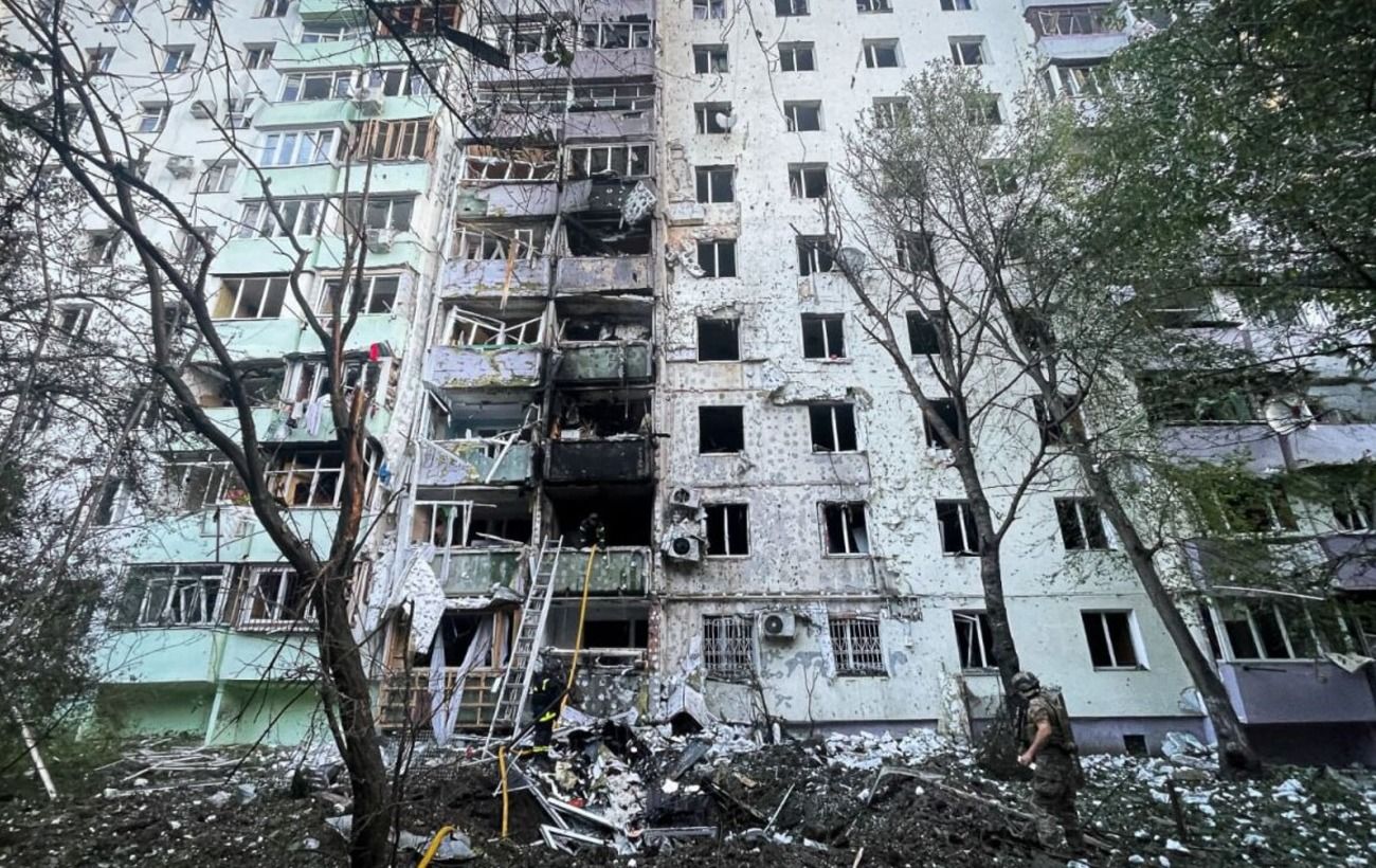 Зображення новини: У Чернівцях оголосили День жалоби за загиблими через удар РФ