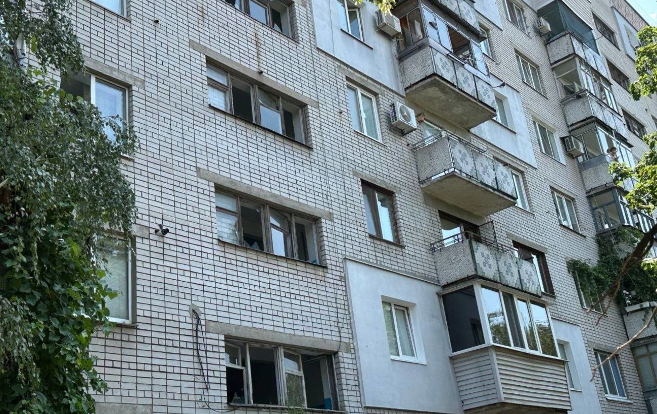 Зображення новини: Понівечені школа та багатоповерхівки: з'явилися перші фото наслідків атаки на Самар