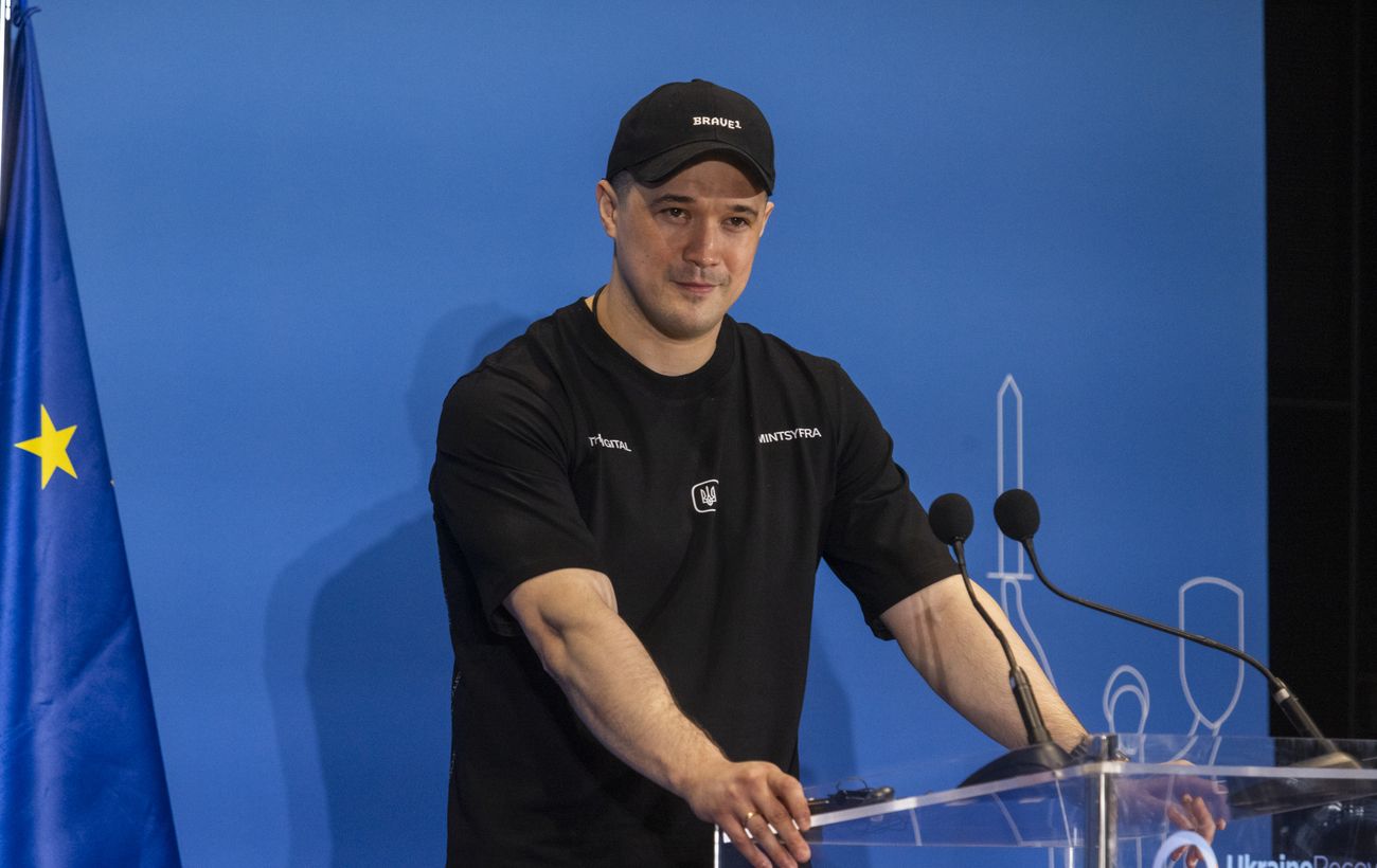 Зображення новини: Дроном на полі бою мають керувати з будь-якого міста країни, - інтерв'ю Михайла Федорова