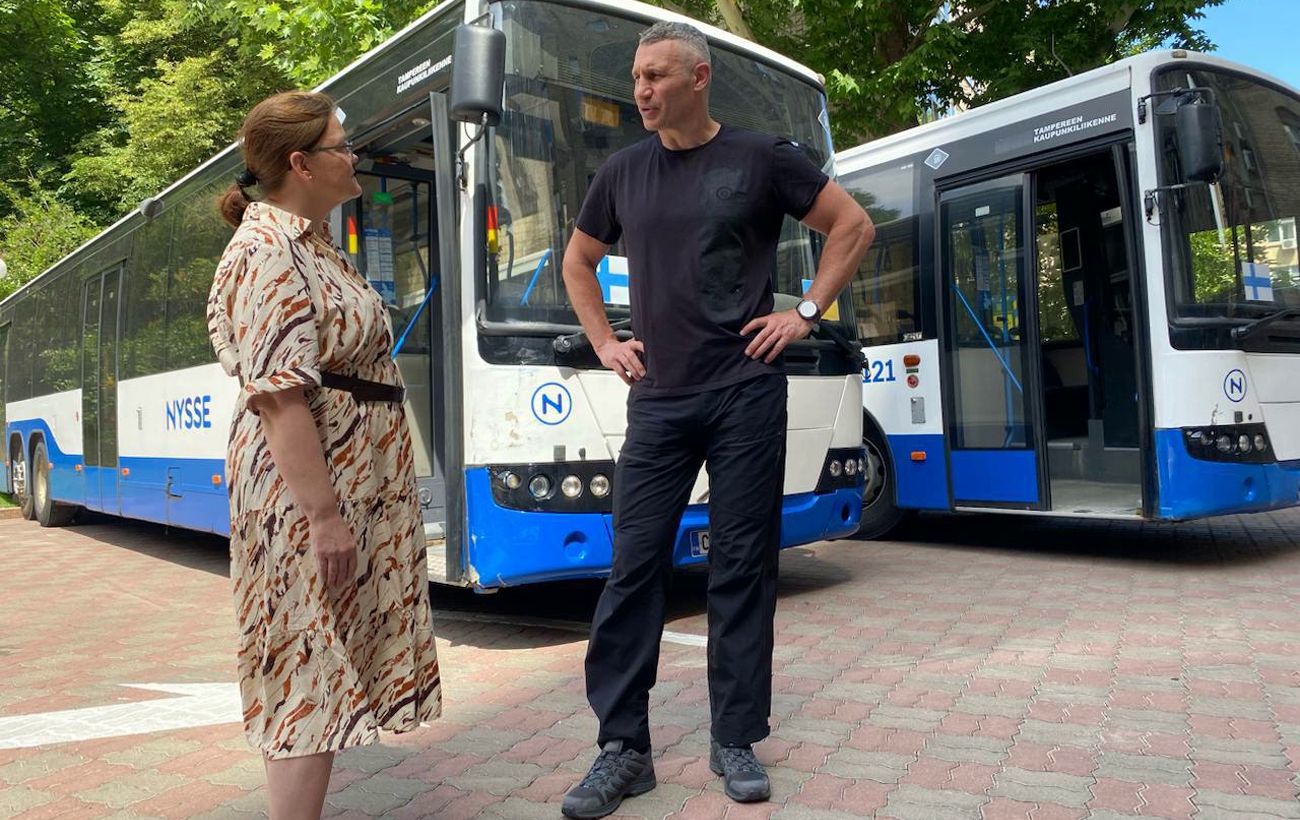 Зображення новини: Гуманітарна допомога від Тампере: Київ отримав пасажирські автобуси