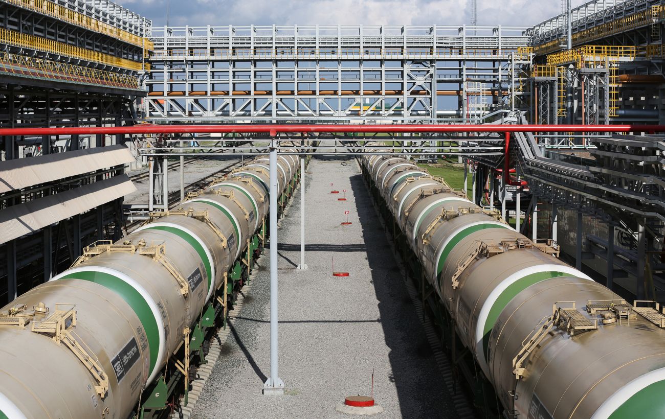 Зображення новини: Тарифи Трампа можуть ускладнити продаж російської нафти в Китай, Індію і Туреччину, - Reuters