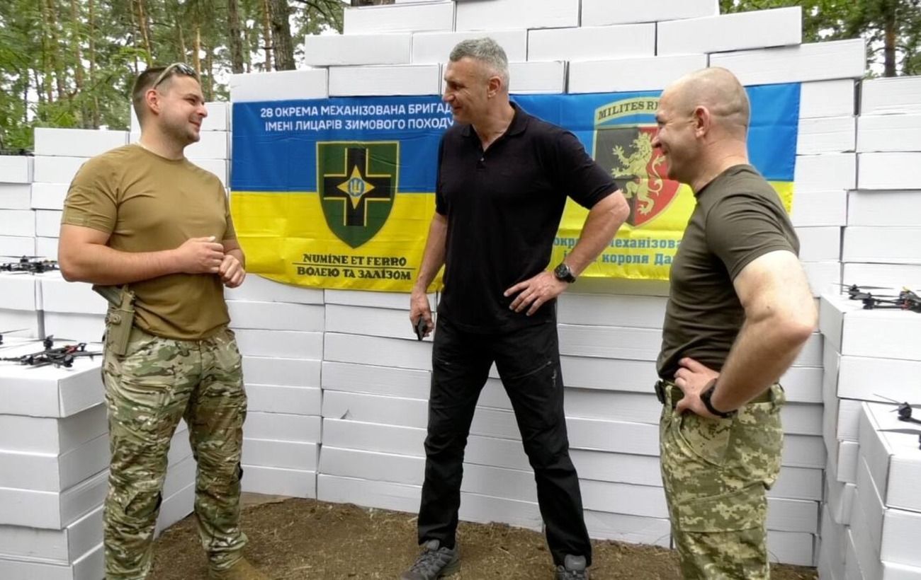 Зображення новини: Дрони від киян поїхали до бійців 24 та 28 бригад, - Кличко
