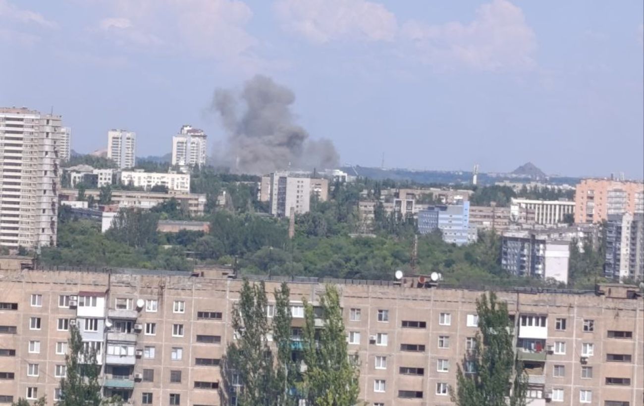 Зображення новини: У Донецьку прогриміли потужні вибухи: ворог скаржиться на приліт