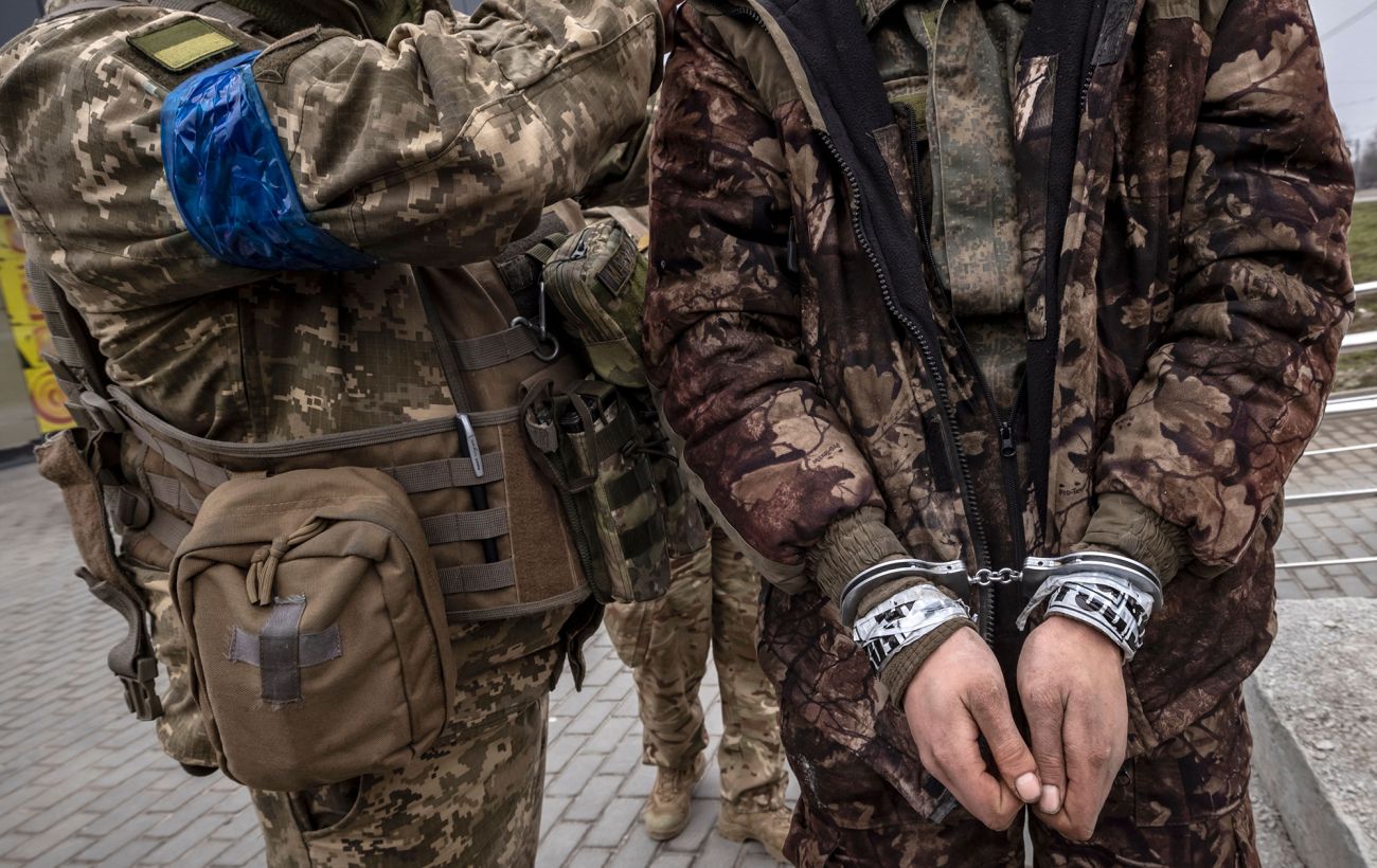 Зображення новини: Заблукав і здався. Прикордонники взяли в полон морпіха РФ на Курському напрямку (відео)