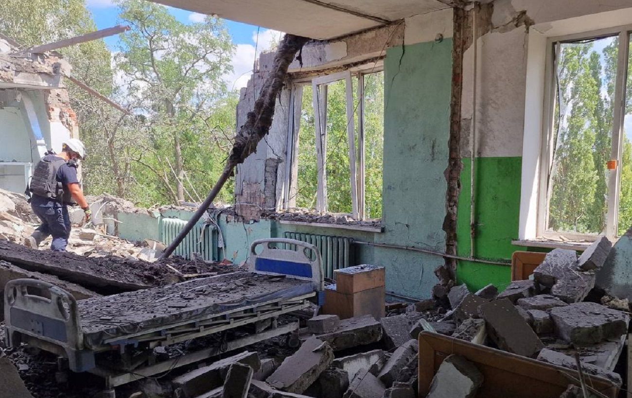 Зображення новини: Удар по будівлі медзакладу у Харкові: з'явились фото наслідків