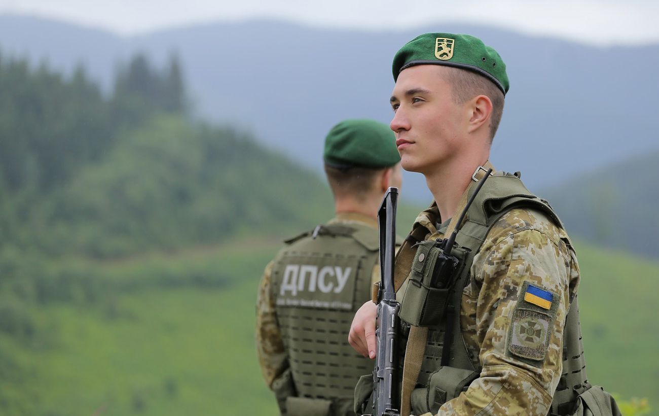Зображення новини: Вдарили раніше, ніж злетіли. Прикордонники знищили пункт запуску дронів РФ під Харковом