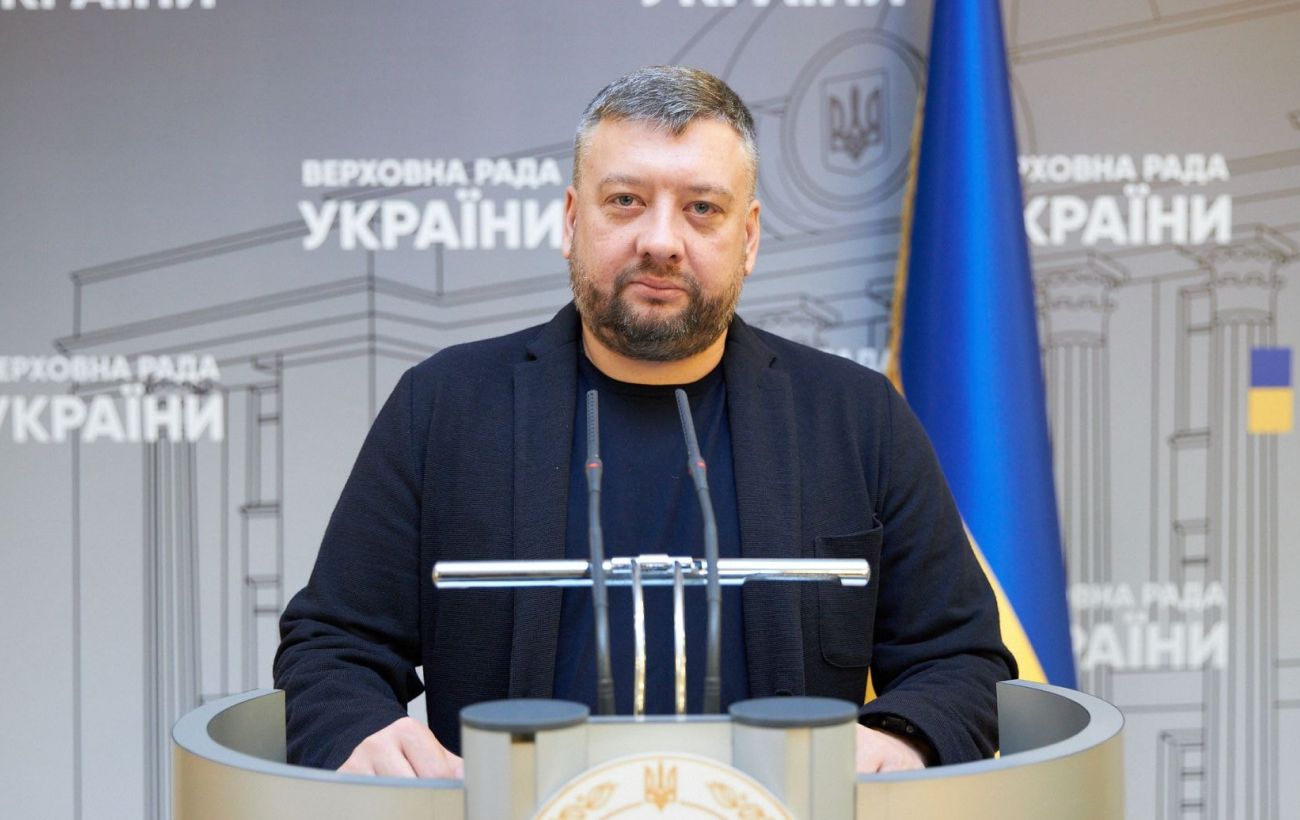 Зображення новини: Членство нардепа Кузнєцова у фракції "Слуга народу" призупинено, - Арахамія