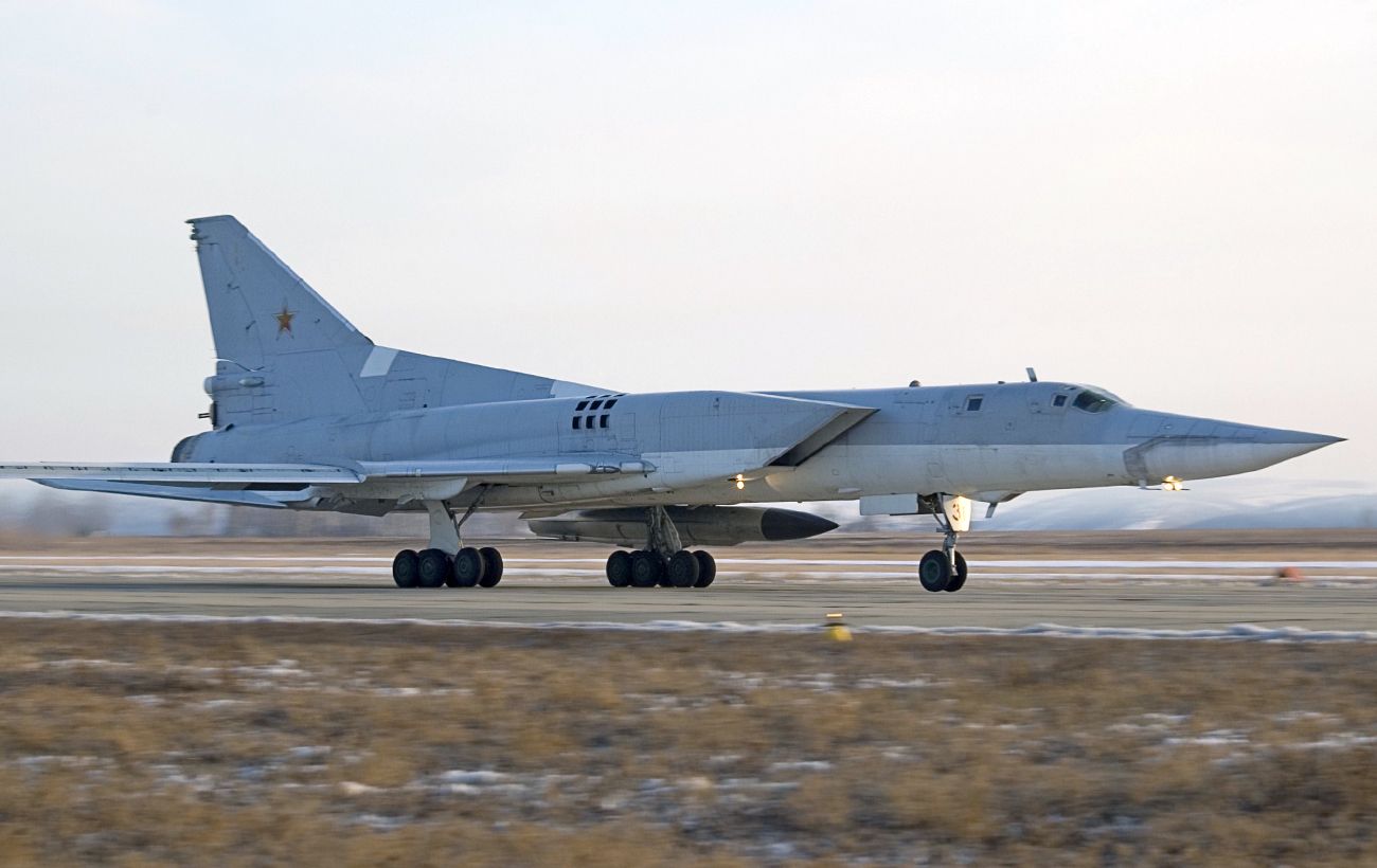 Зображення новини: Зафіксовано Ту-22М3 в Чорному морі: є ракетна загроза для Півдня України