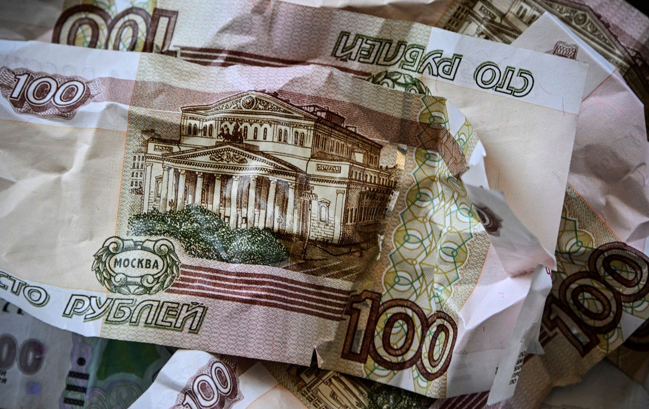 Зображення новини: Навіть "оборонка" втрачає темпи. Російська економіка сповільнилася у 11 разів, - ЦПД