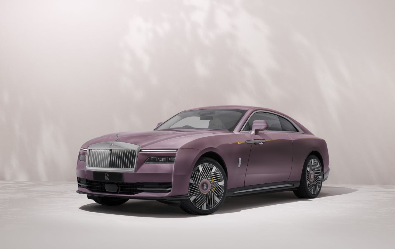 Зображення новини: Rolls-Royce представив електромобіль Spectre у "весняній" версії: як виглядає новинка