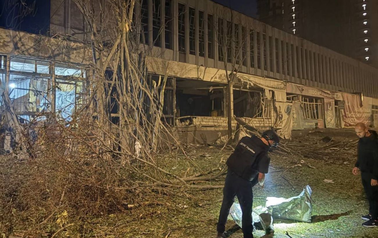 Зображення новини: Удар росіян по Одесі: пошкоджена 9-поверхівка та Палац спорту, є поранені