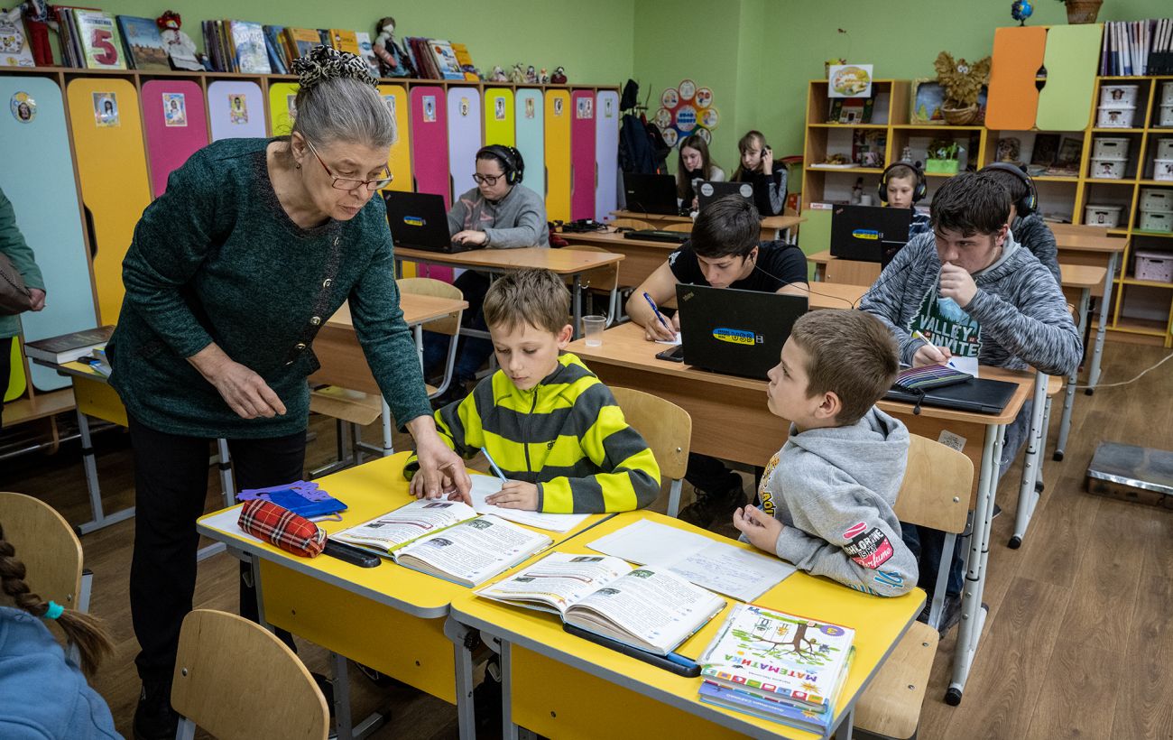 Зображення новини: Яка зарплата вчителя в Україні й у Польщі, Німеччині, Японії та інших країнах