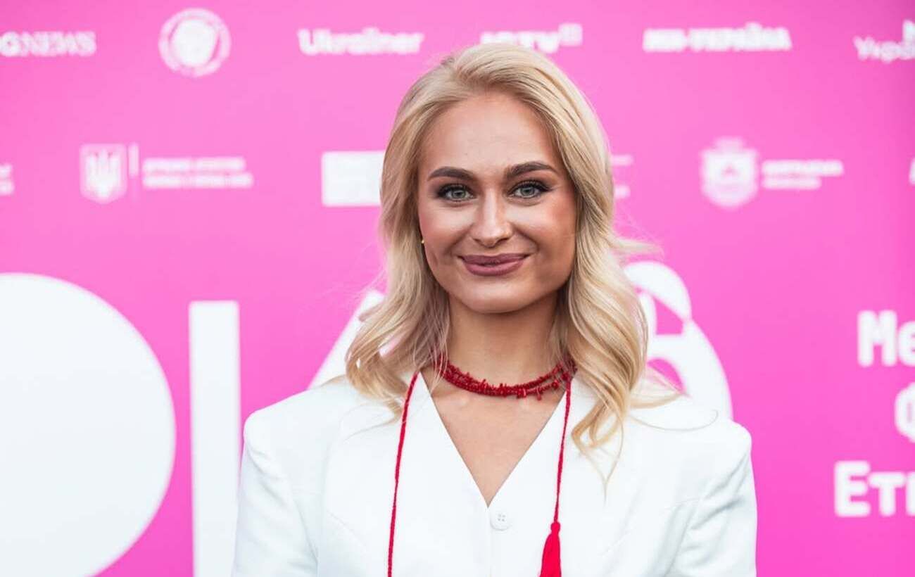 Зображення новини: 5 "луків" Цимбалару, які ідеально підійдуть в офіс та на свята: стильно та ефектно
