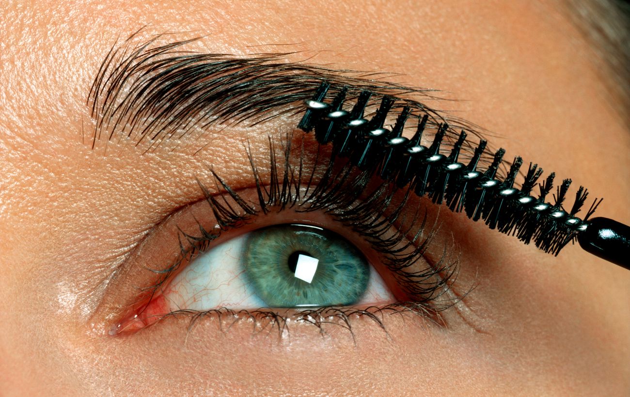 Зображення новини: 5 компонентів, які має містити зимова туш: це врятує вії від холоду