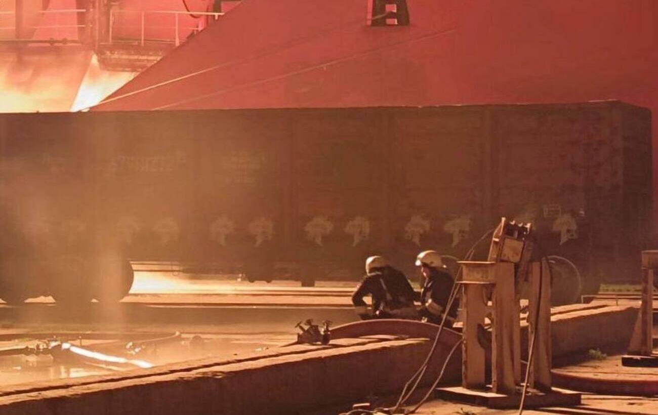 Зображення новини: Після атаки РФ в Ізмаїлі спалахнуло турецьке судно: чи буде евакуація