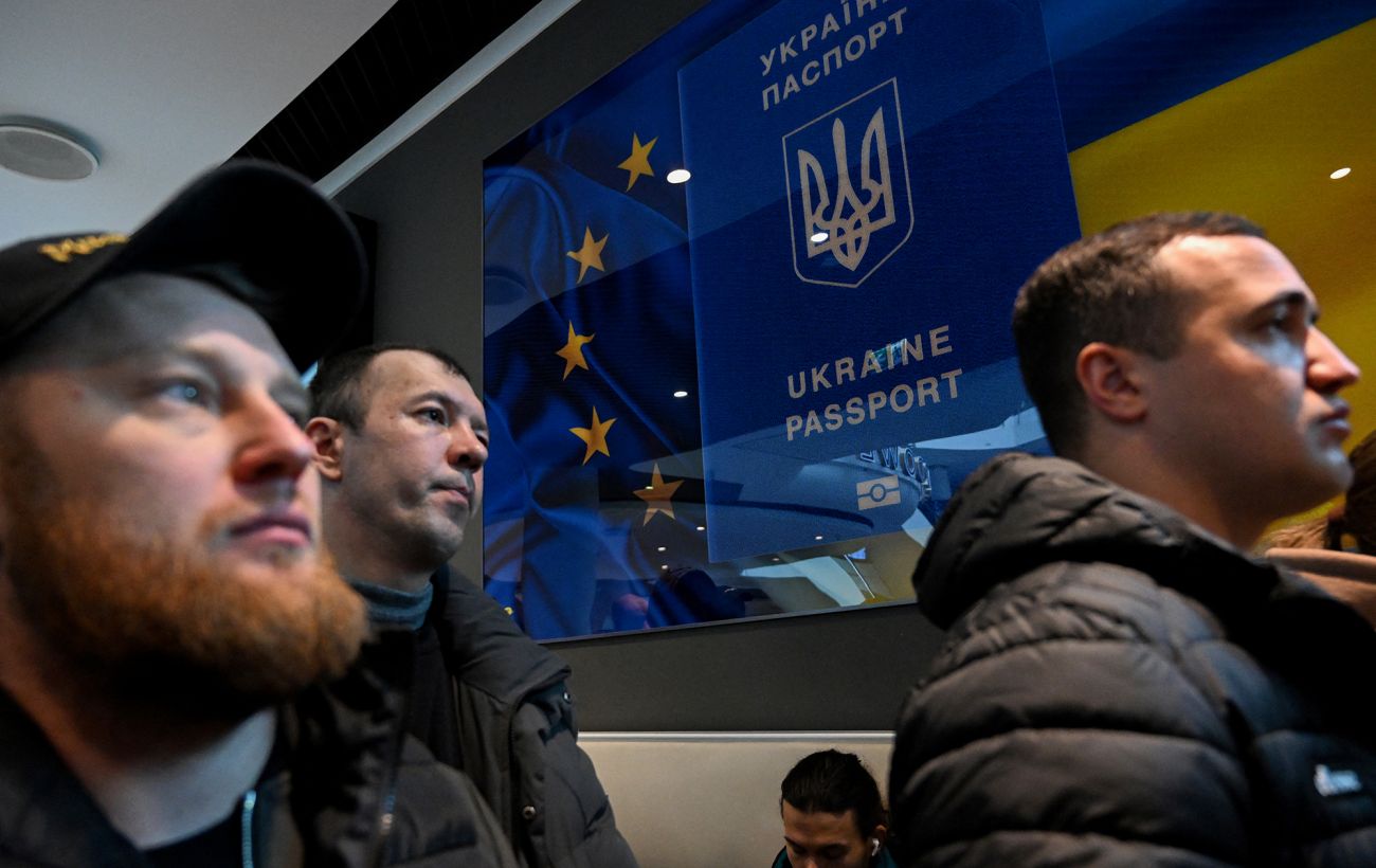 Зображення новини: Не оновили дані в ТЦК. Які послуги за кордоном досі недоступні для чоловіків