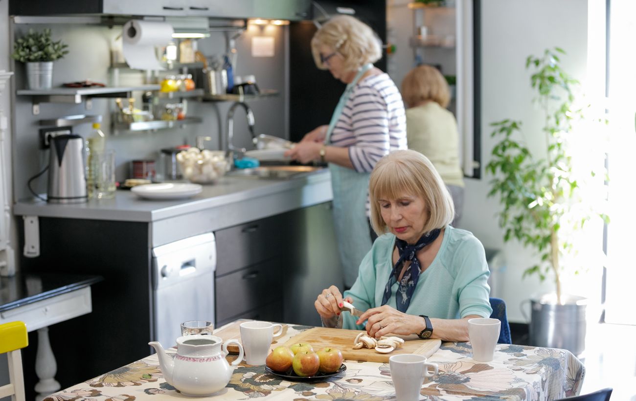 Зображення новини: Мити посуд у гостях заборонено: чому давня прикмета наших бабусь радила цього не робити