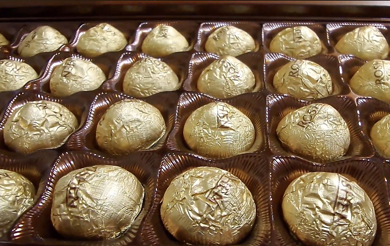 Зображення новини: Чому культові українські цукерки називаються "Вечірній Київ"