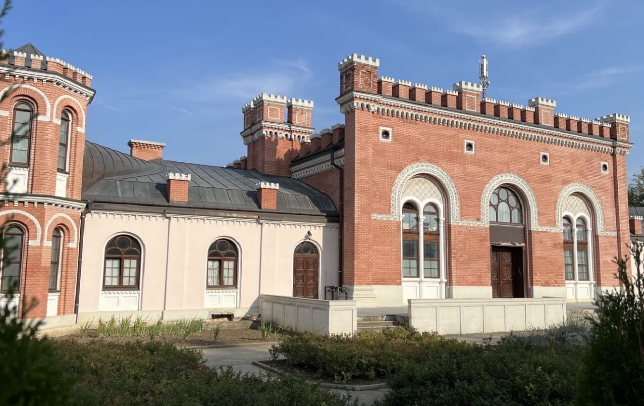 Зображення новини: У Чернівцях підпалили одну з найвідоміших у світі синагог (фото)