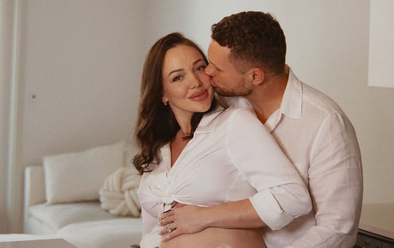 Зображення новини: Зірка "Холостяка" показала нові фото з новонародженою донькою