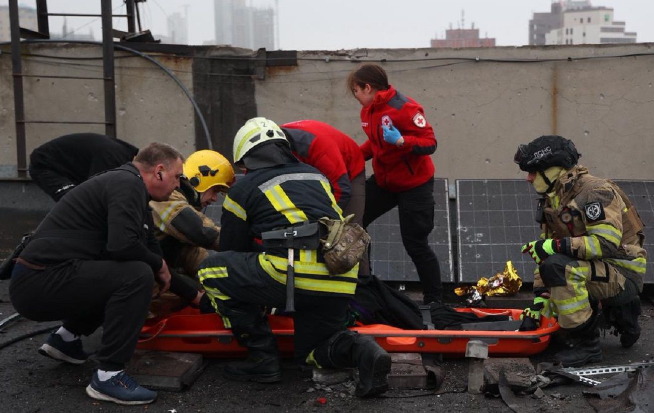 Зображення новини: Вже 40 постраждалих та пошкоджені багатоповерхівки: наслідки ракетного удару по Дніпру