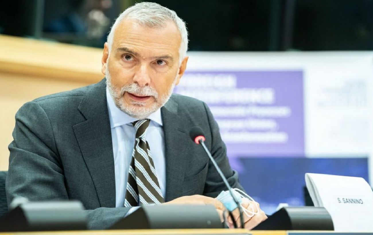 Зображення новини: Скандал у ЄС набирає обертів: один із топ-посадовців йде у відставку після допиту