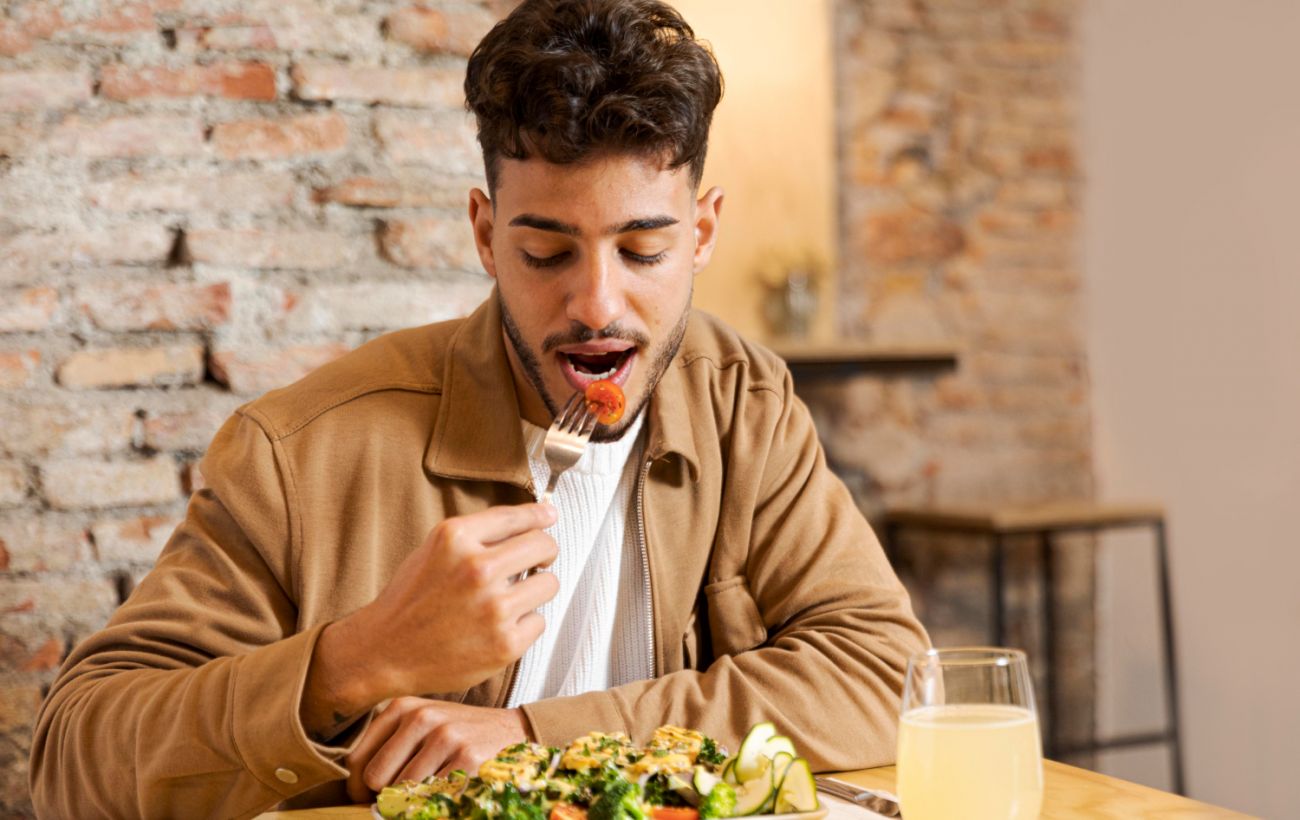 Зображення новини: В якій годині обідати для енергії та концентрації на весь день: точна відповідь