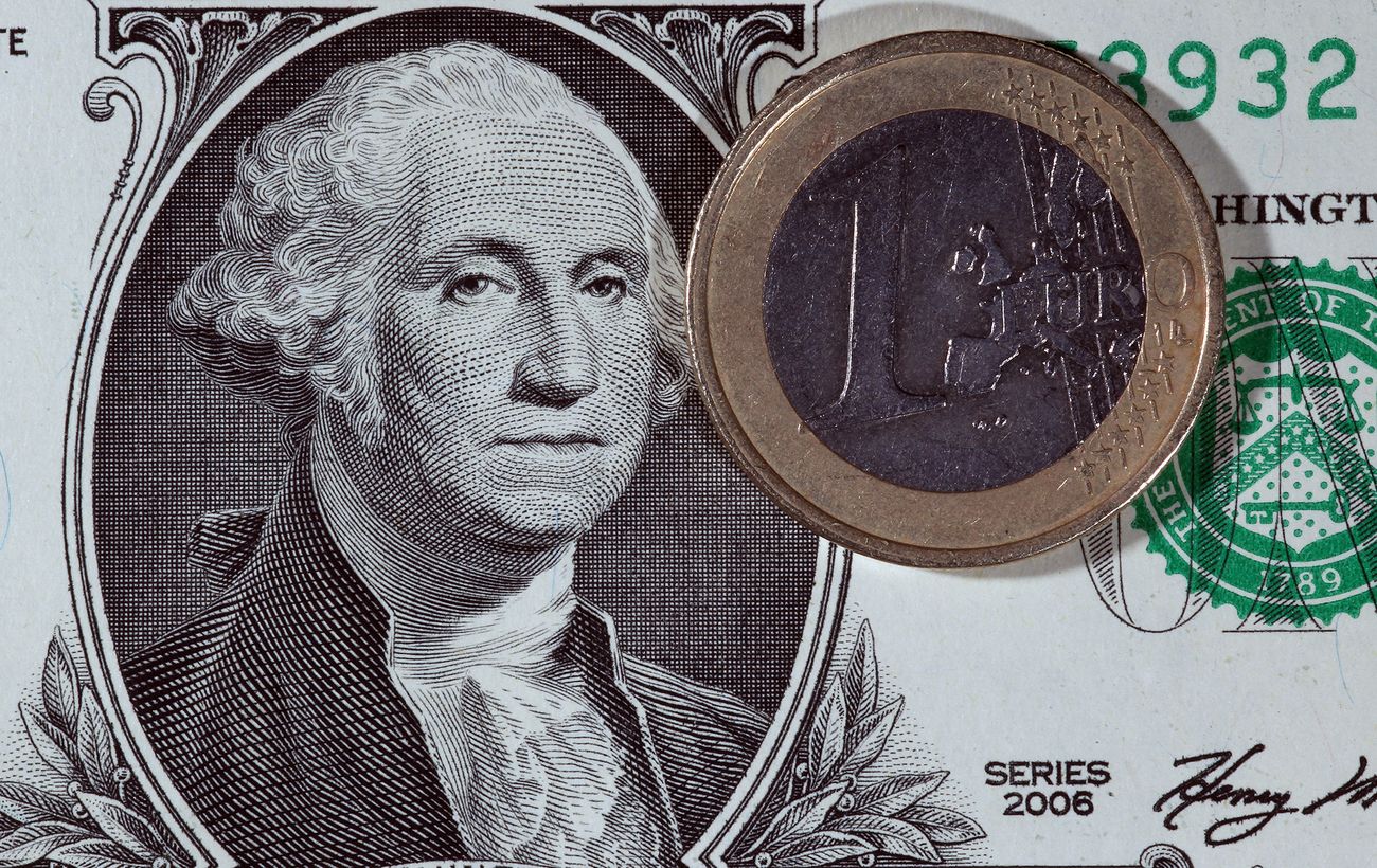 Зображення новини: НБУ знизив курс долара на 13 копійок