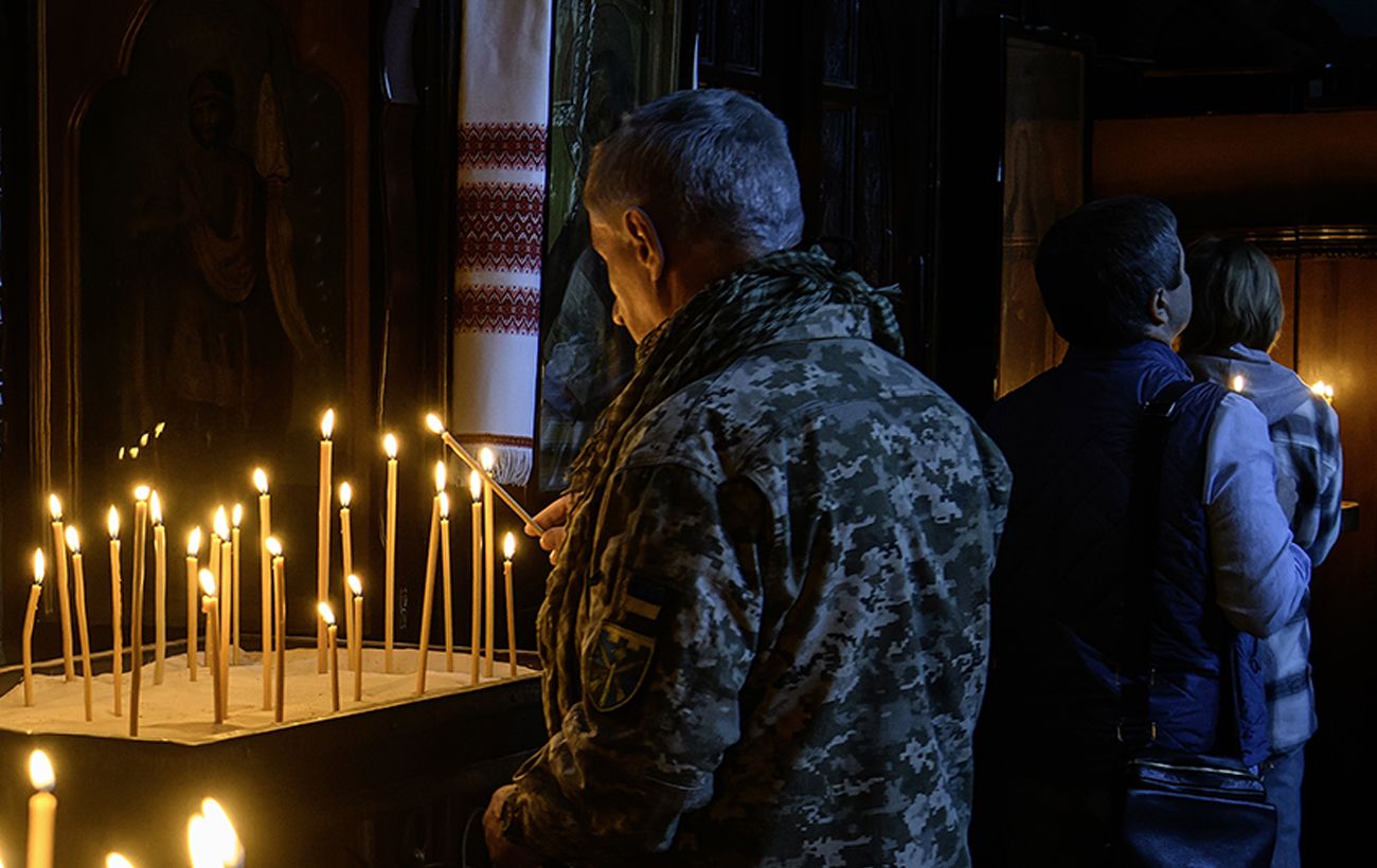 Зображення новини: Як молитися в День святого Миколая й про що просити (цивільним і військовим)