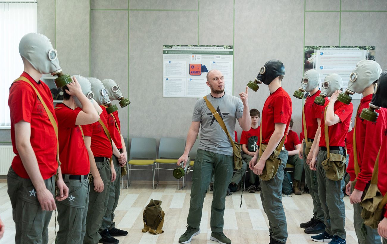 Зображення новини: Окупанти втягують випускників шкіл у війну проти України, - голова Луганської ОВА