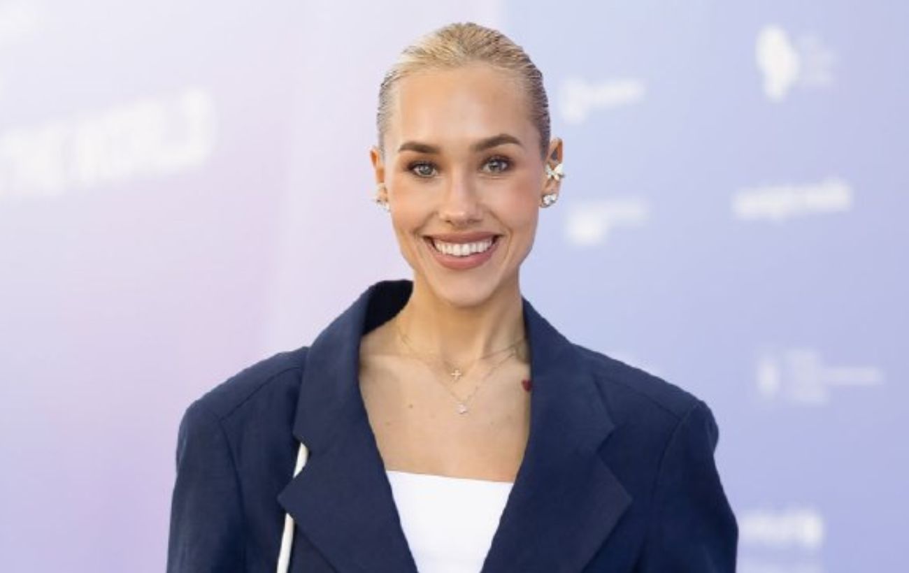 Зображення новини: Даша Квіткова в пухнастій екошубі: як створити стильний зимовий "лук"