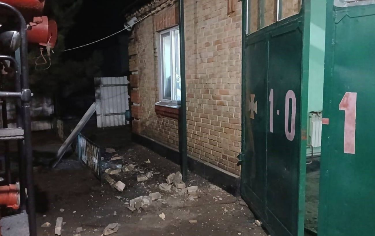 Зображення новини: Росіяни дроном атакували пожежну частину у Запорізькій області (фото)