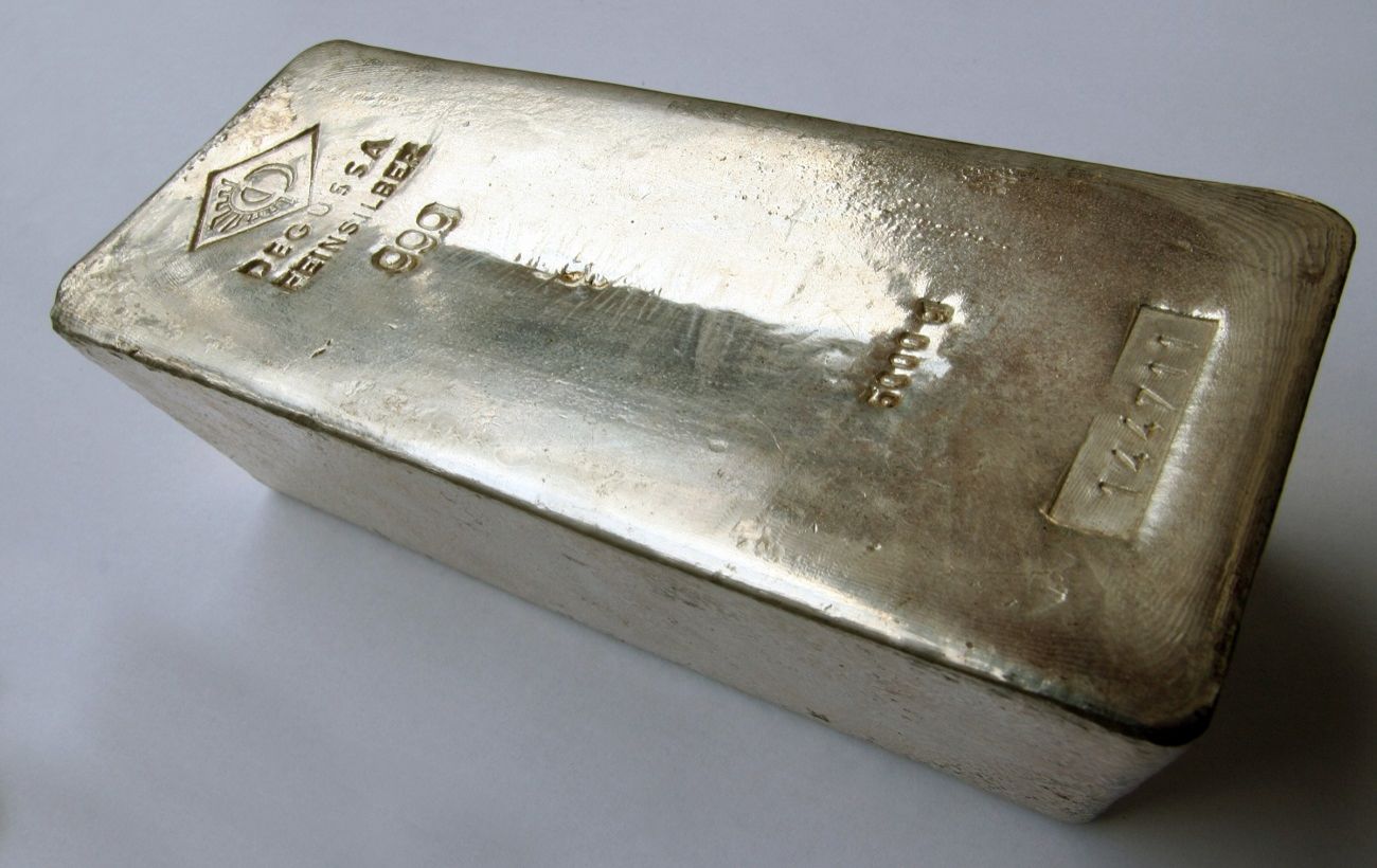 Зображення новини: Ціна срібла оновила історичний максимум: скільки коштує