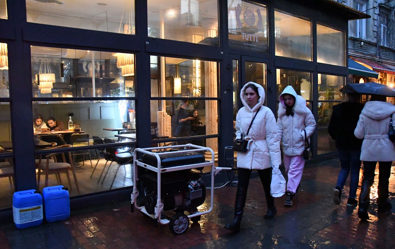 Зображення новини: Тисячі людей без світла та води, ускладнений рух транспорту: наслідки атаки на Одещину