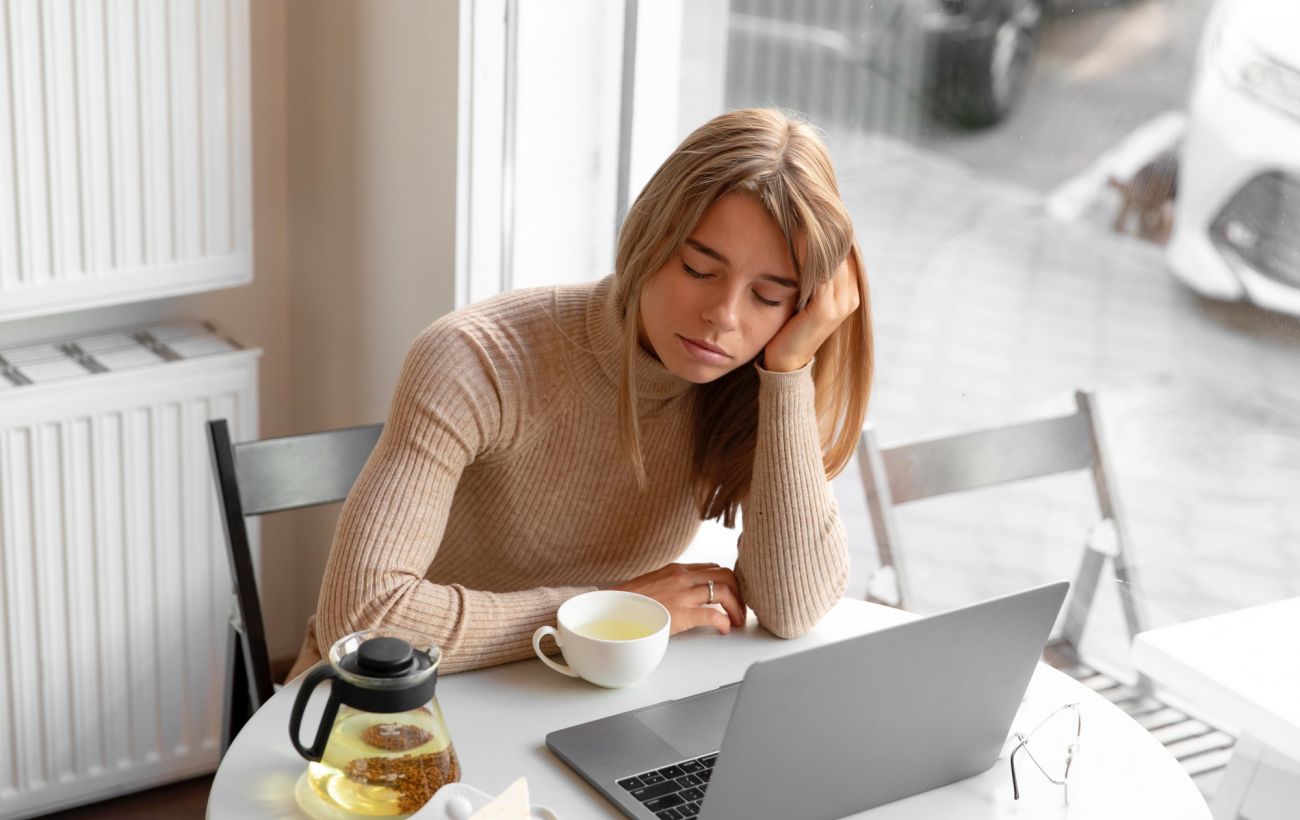 Зображення новини: "Особлива" втома українців: чому ми виснажені цілодобово і що з цим робити