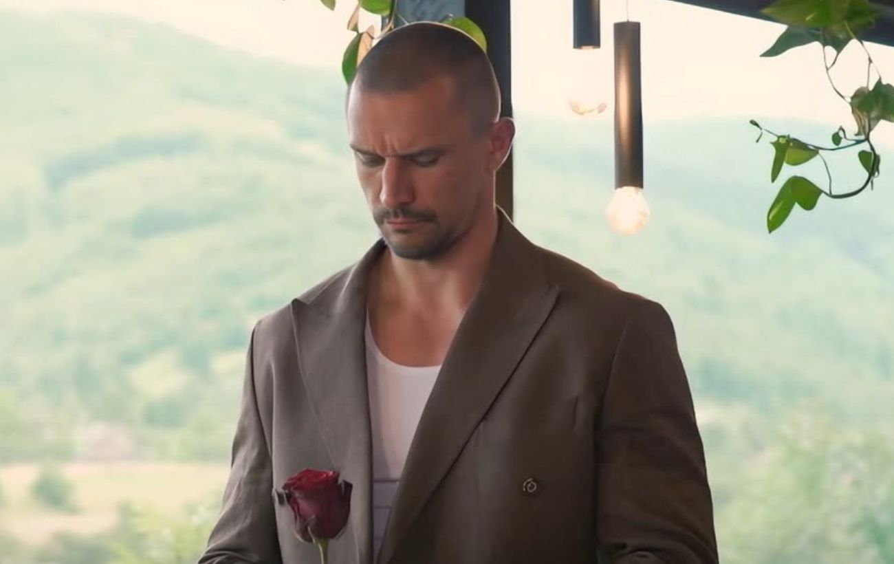 Зображення новини: Дев'ята Церемонія троянд на "Холостяку": з ким попрощався Цимбалюк за крок до фіналу