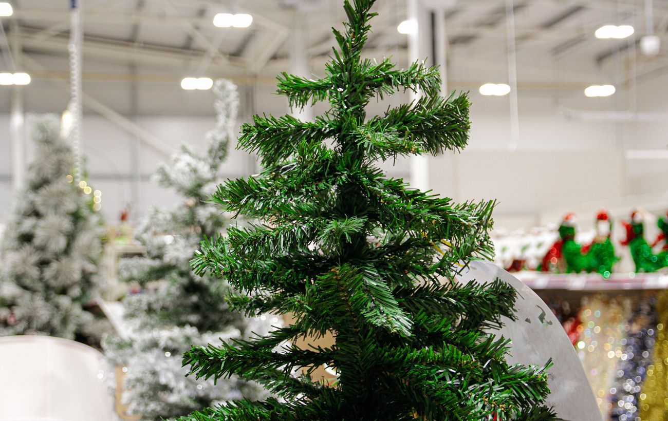 Зображення новини: Отрута у вітальні: які штучні ялинки категорично не можна купувати