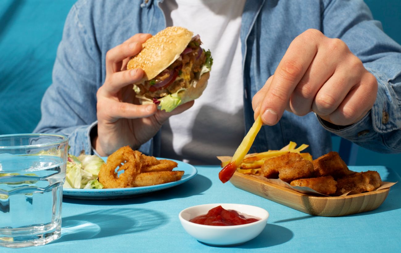 Зображення новини: Названо продукти з небезпечним вмістом солі: українці їдять їх постійно