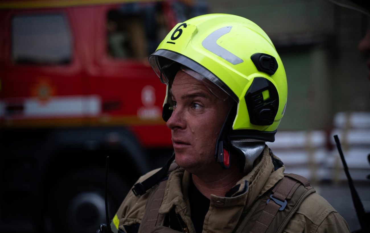 Зображення новини: Росія вдарила по центру Харкова: дрон влучив у дах адмінбудівлі