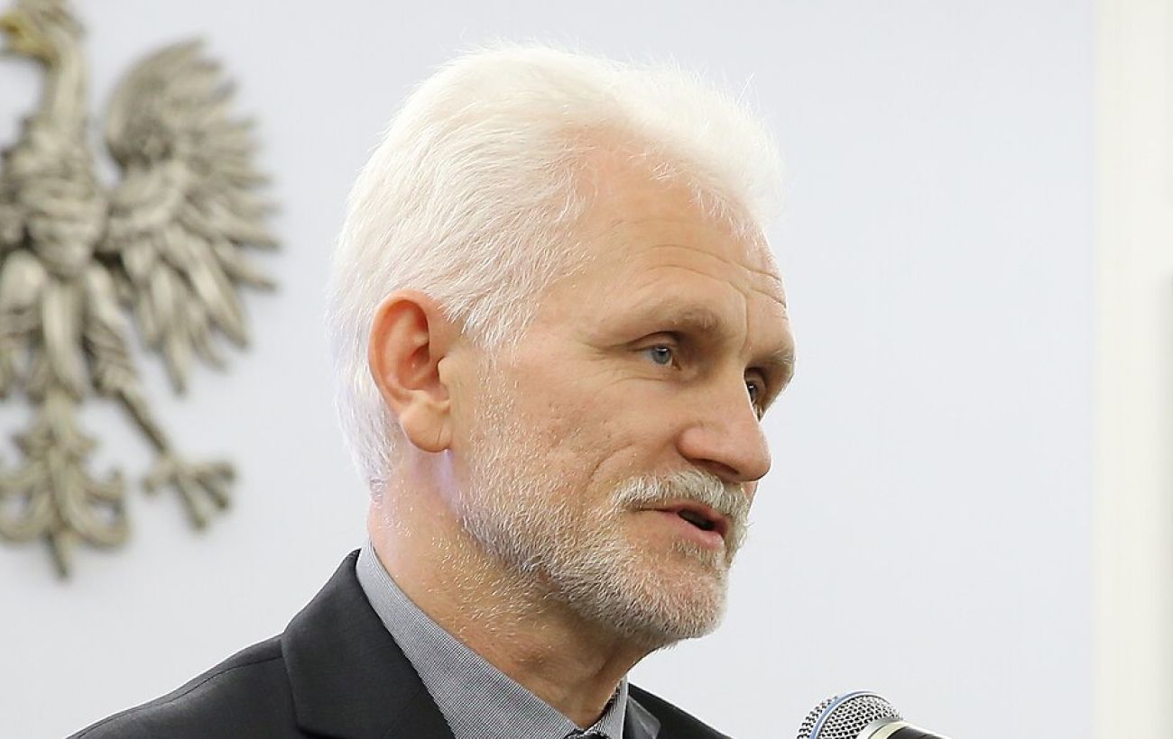 Зображення новини: Білорусь передала Литві 9 політв'язнів, серед них лауреат Нобелівської премії