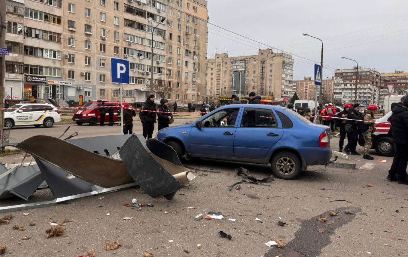 Зображення новини: У Запоріжжі вже 14 постраждалих: поліція показали перші хвилини після удару РФ (відео)