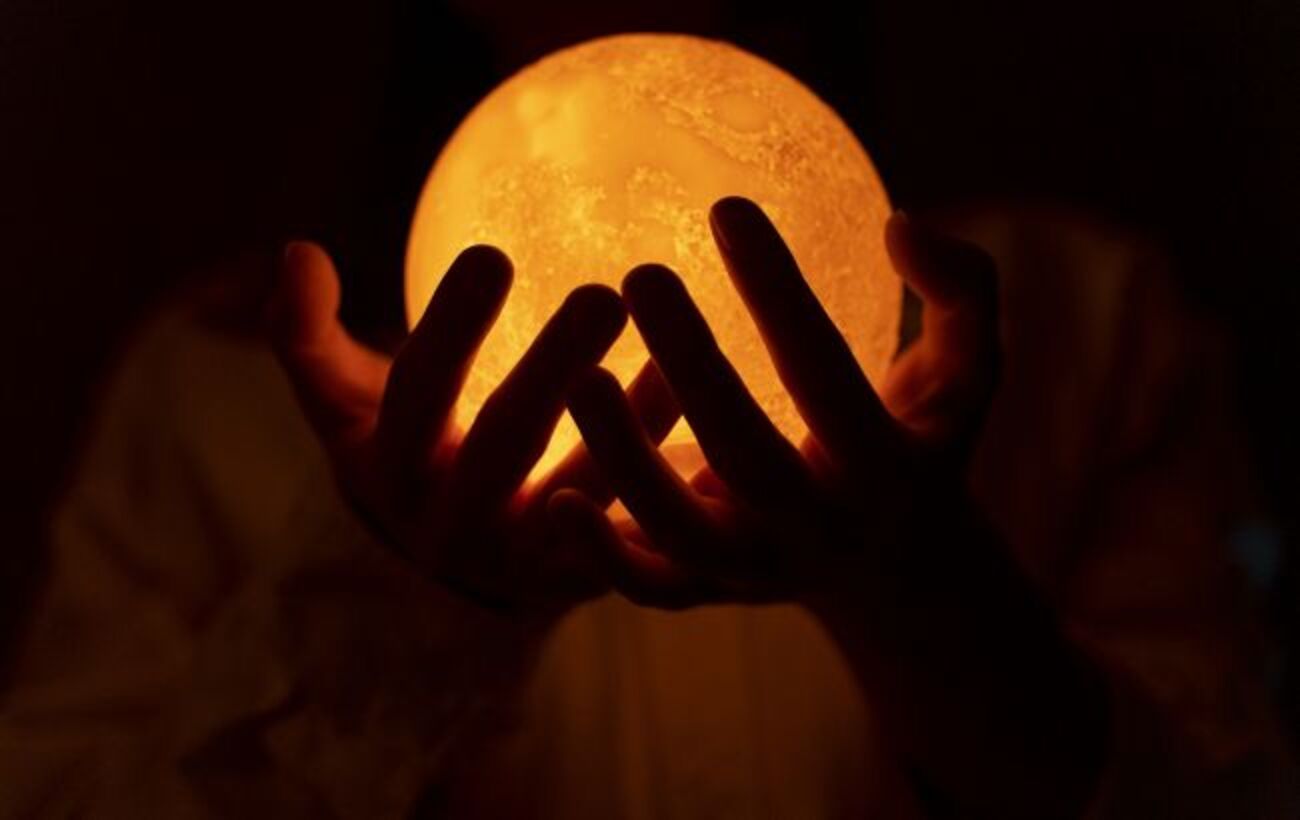 Зображення новини: Чорний Місяць переверне життя цих знаків Зодіаку: коли настає Ліліт і кого наздожене карма