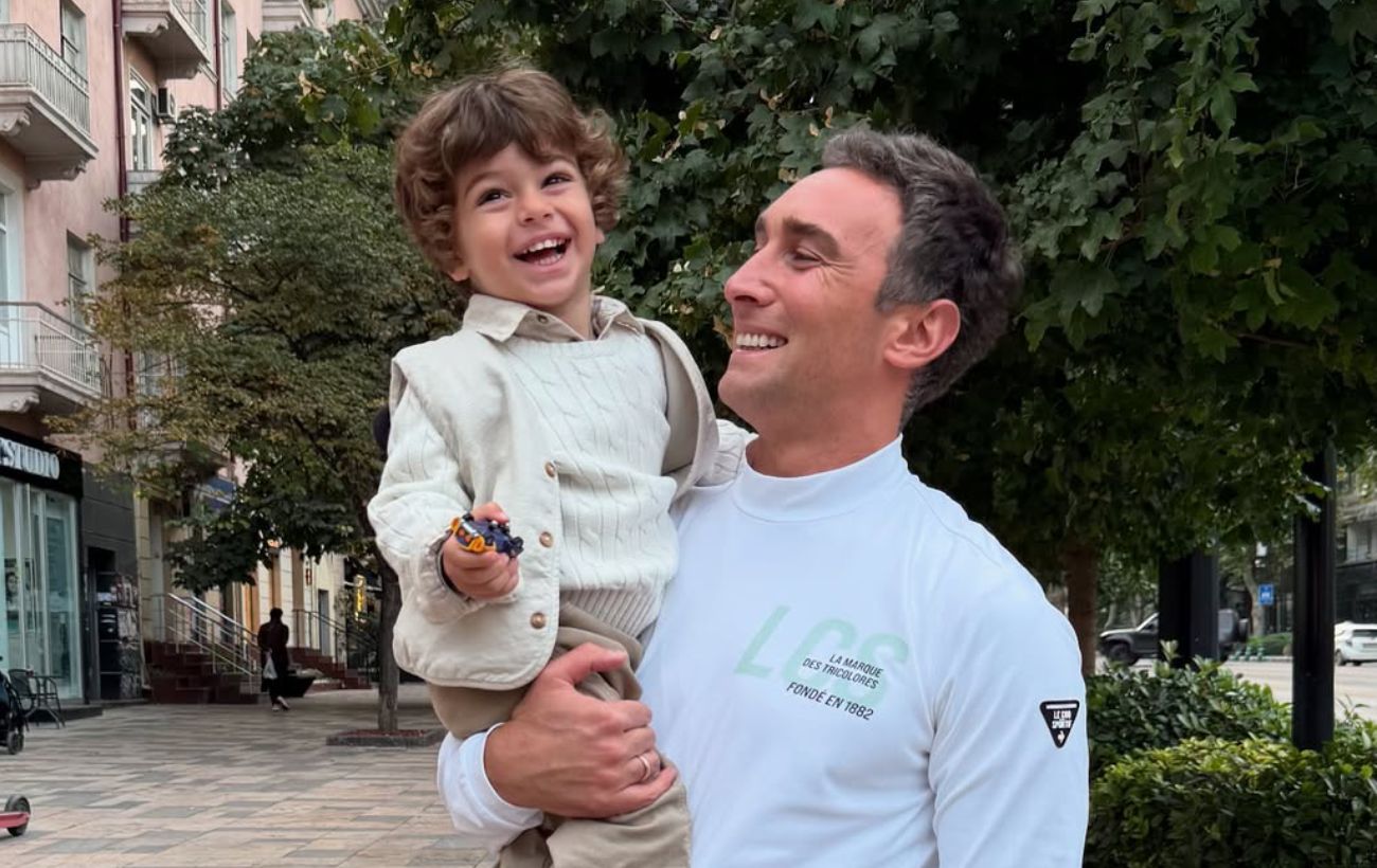 Зображення новини: Колишній "Холостяк" Макацарія показав стильний фемілі "лук" із 2-річним сином