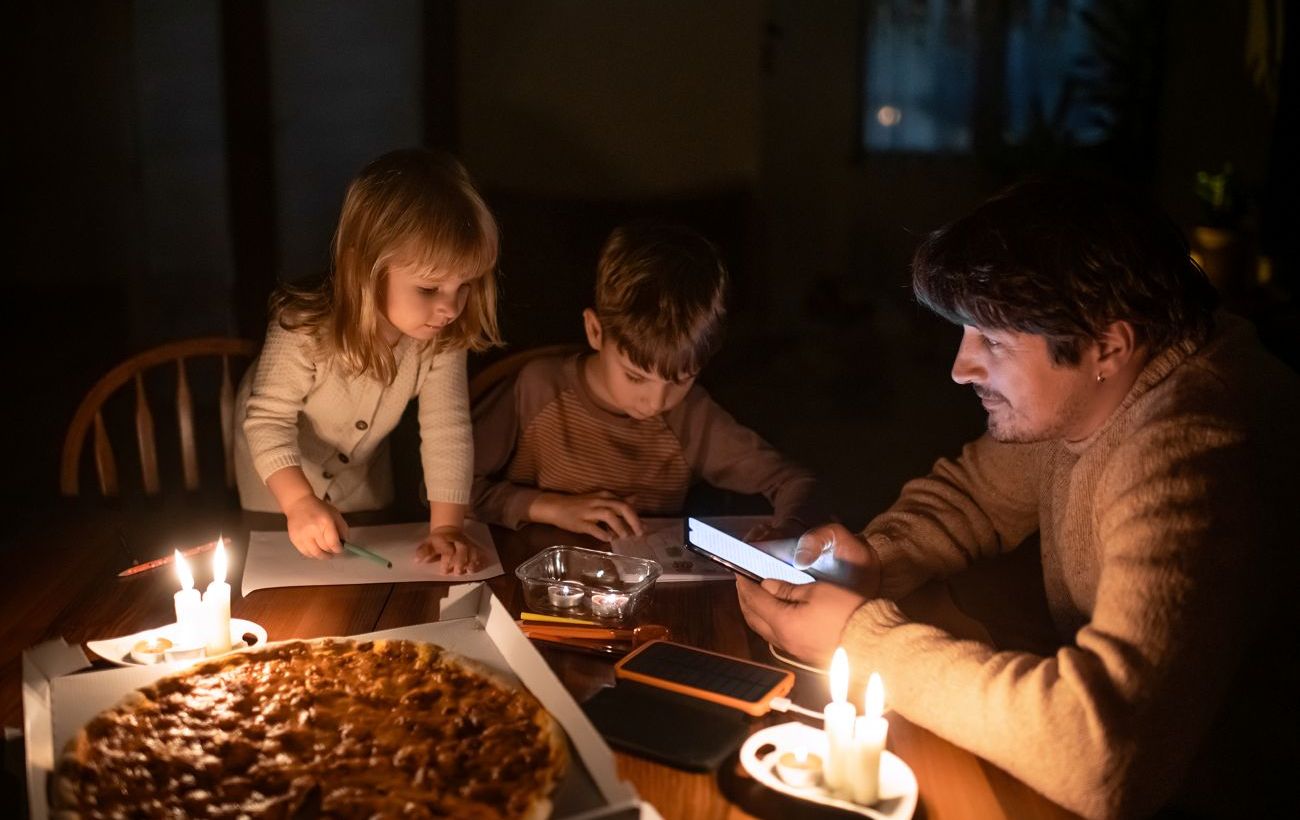 Зображення новини: Світло вимикатимуть не у всіх регіонах: "Укренерго" визначилось з графіками на 17 грудня