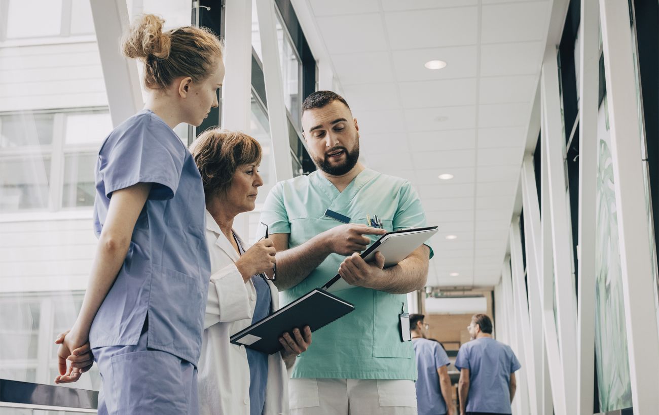 Зображення новини: Хворих стало більше: МОЗ пояснило, що відбувається з грипом, COVID-19 і ГРВІ в Україні