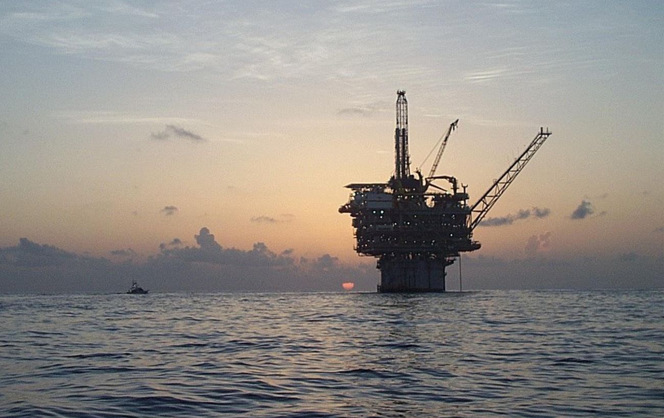 Зображення новини: Нафта дорожчає на тлі повідомлень про нові можливі санкції США проти РФ, - ЗМІ